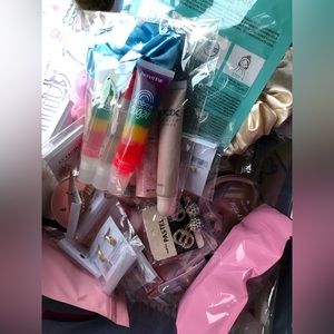 Mystery Makeup Jewelry Beauty Lip Gloss Scoop Lot